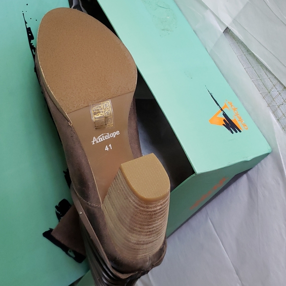 Antelope BANGLES New Suede Leather Stud Fringe Back Zip Ankle Boots Women 9.5-10 - Picture 15 of 17